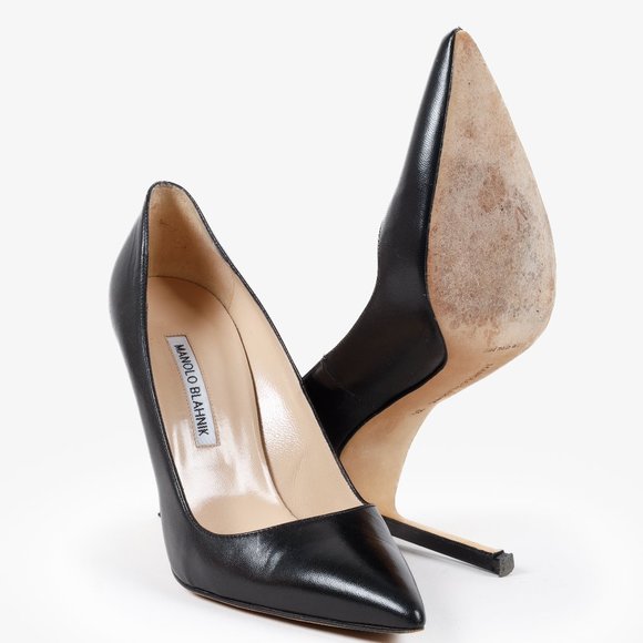 Manolo Blahnik Pointed Toe Black Leather Pumps - Picture 4 of 8